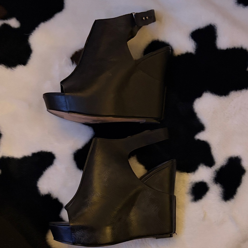 Charles David Black Leather Wedges